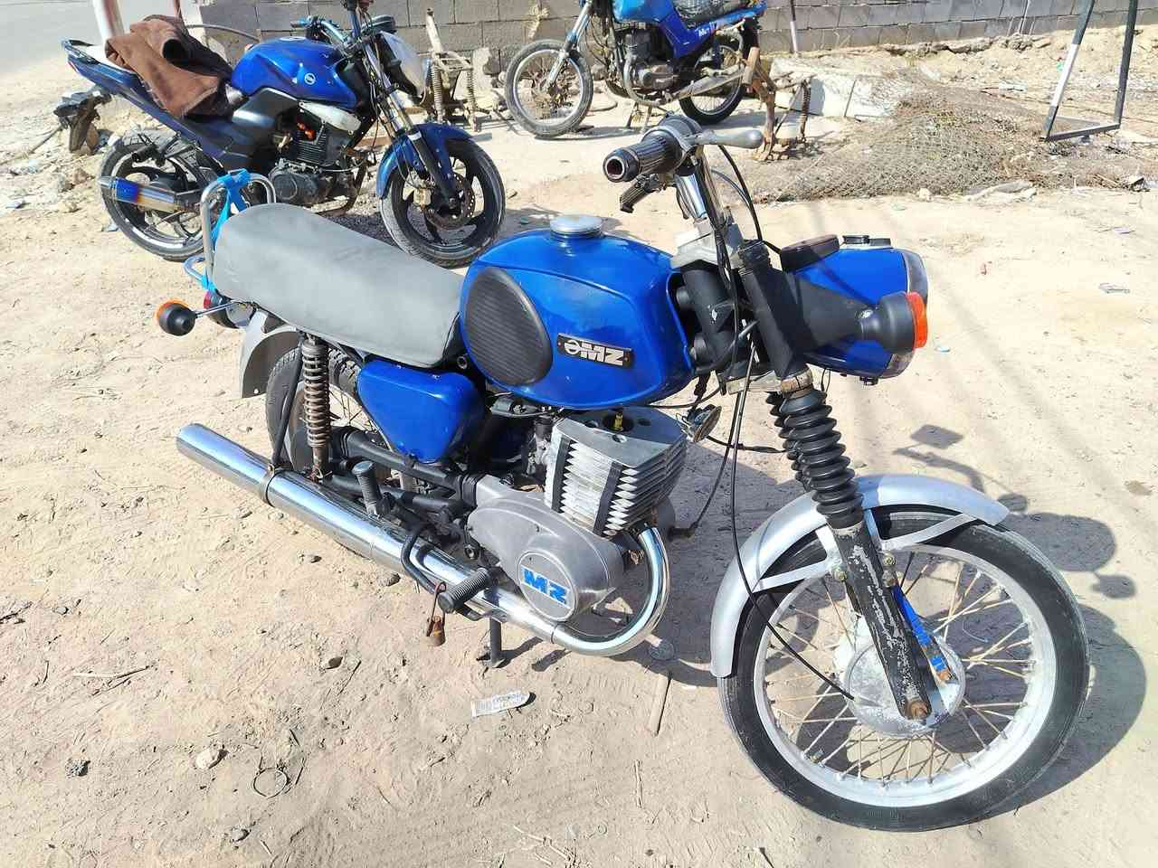 ٨١ للبيع مكان الأنبار هيت مكينه تجفيت كامل سايس ٣ اتصل على *********** اني مكلف بلنشر دراجة نضيفه
