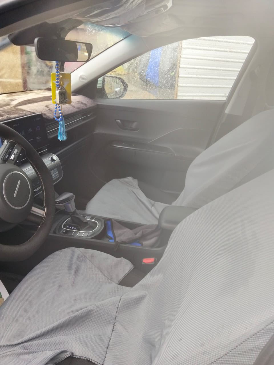 -

هونداي كونا 2024 HTRAC … 

فول مواصفات، عدا الفتحه رقم بغداد ، وارد أمريكي السيارة مكفولة من الصبغ  فقط دعامية اجت مفتوحه بس شديناهه نفس اللون   …والايرباك الادشبول مبدل ابلادي ولصندوك راجع ع بارد 

المواصفات:

- السيارة لون سمنتي   

- محرك 2000 دوش المرغوب 

- بصمة تشغيل مع الأبواب والصندوق

- تشغيل عن بُعد

- هند بريك بصمة

- شاشة ديجيتال متصلة

- نظام ترحيب عند الاقتراب

- كرسي سائق كهرباء

- رادار أمامي + خلفي + نظام النقطة العمياء

- تحديد مسار وتحذير عند الخروج عن الخطوط

- نظام أوتو بارك يضرب بريك عند الاقتراب

- أنظمة قيادة متعددة

- أوتو هولد

- نظام صعود المنحدرات

- إشارات في المرايا

- تبريد بيانو مناخي منفصل (أمامي وخلفي)

- تحكم ستيرن أربع جهات

- شاشة كبيرة لمس تدعم Android Auto وApple CarPlay

- كاميرا خلفية دوّارة Full HD

- إنارة LED أمامية ونهارية وخلفية 

- ⁠تبريد قطعتين 

- وضعيات قيادة سبورت + نورمال + سنو 

- رادار خلفي تنبيه عبور + بريك ذاتي 

- ⁠كار بلي  

السيارة مكانها بغداد/ الحسينيه 
***********
السعر 185 وبيهه مجال
