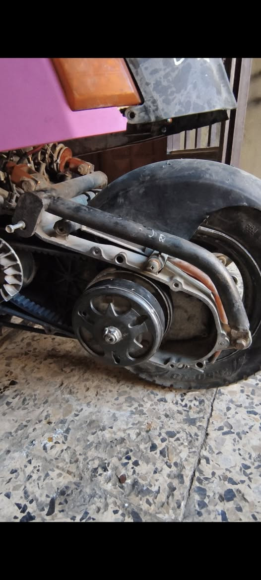 سلام عليكم دراجه بوليس للبيع كوم حديد مشكلته الدراجه كامت تكطع بل مشي بوشه ٥٨مكينه مال سكنس بيه السعر ٣٠٠وبيه مجال للتواصل واتس اب ***********
