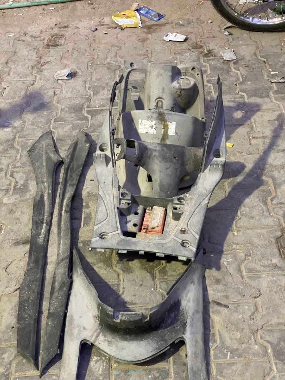 سلام عليكم غراض ماكس البيع كلمن وسعره ما عده البيض مال عدله تجاريات باقي باله عنواني بصره موفقيه رقمي ***********
