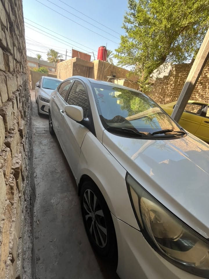 السلام عليكم اكسنت خليجي بلو موديل 2015 مكينه 1600دوش السياره صدر تبريد كير مكينه مكفولات كفاله عامه سياره مكفوله من التبديل والضربه فقط بارد بالباب الخلفي شي بسيط مواصفات خمسه ويلكب فتحه قماره تحكمات ستيرن شاشه لمس السعر 97 وبيها مجال لشرايه رقمي وبي واتساب ***********
