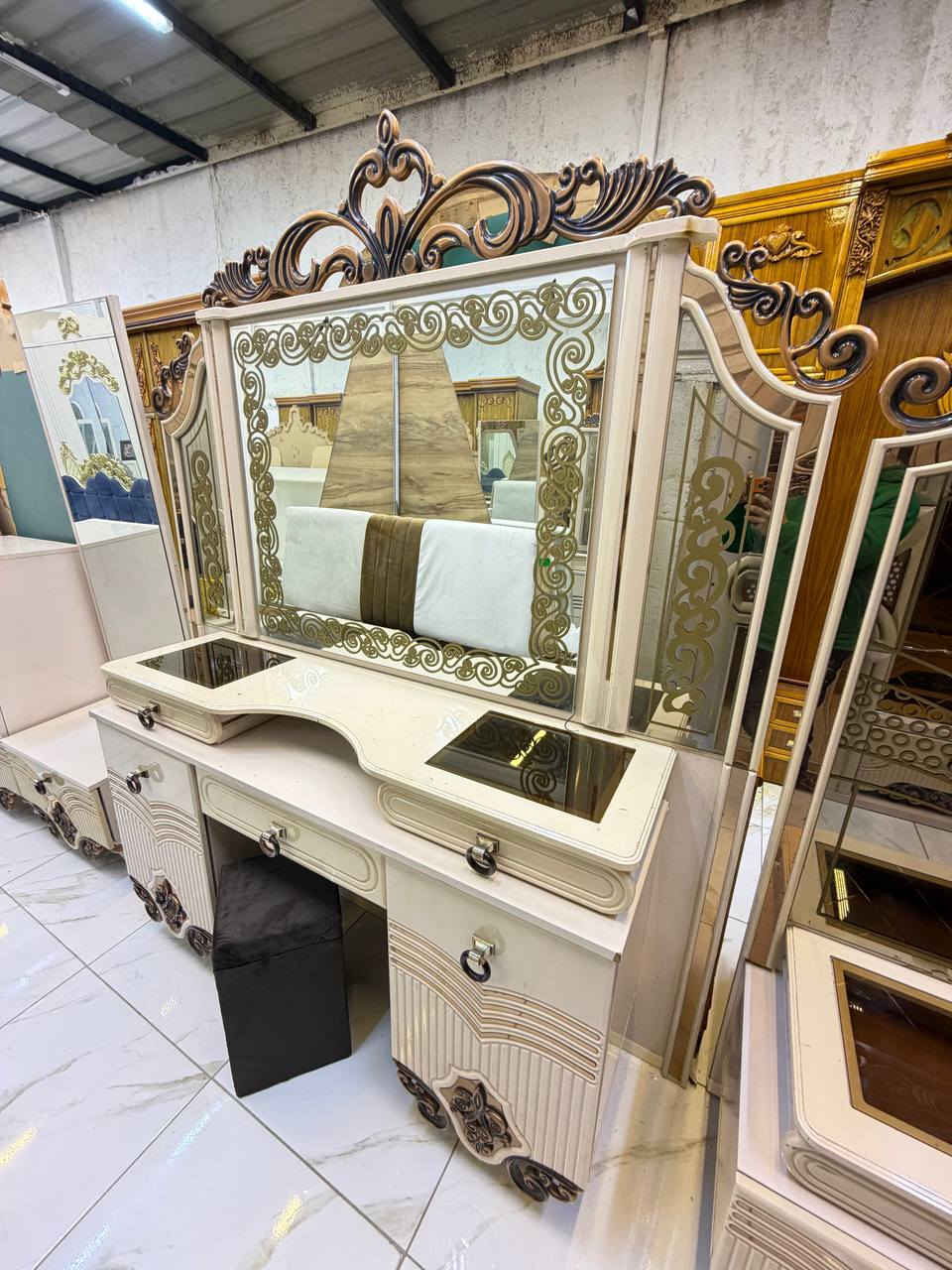 غرفة🧿 🧿   نوم مستخدمة نضافة 80‎%‎
عددالقطع 9
شغل ثقيل
كوالتي عالي 
ملكي 
سعرها مليون و250/مليون و100 
شد و نقل داخل بغداد مجاني


**إذا كنت صاحب هذا الإعلان وتريد حذفه لأي سبب، رجاءا أرسل رسالة إلى الدعم الفني**