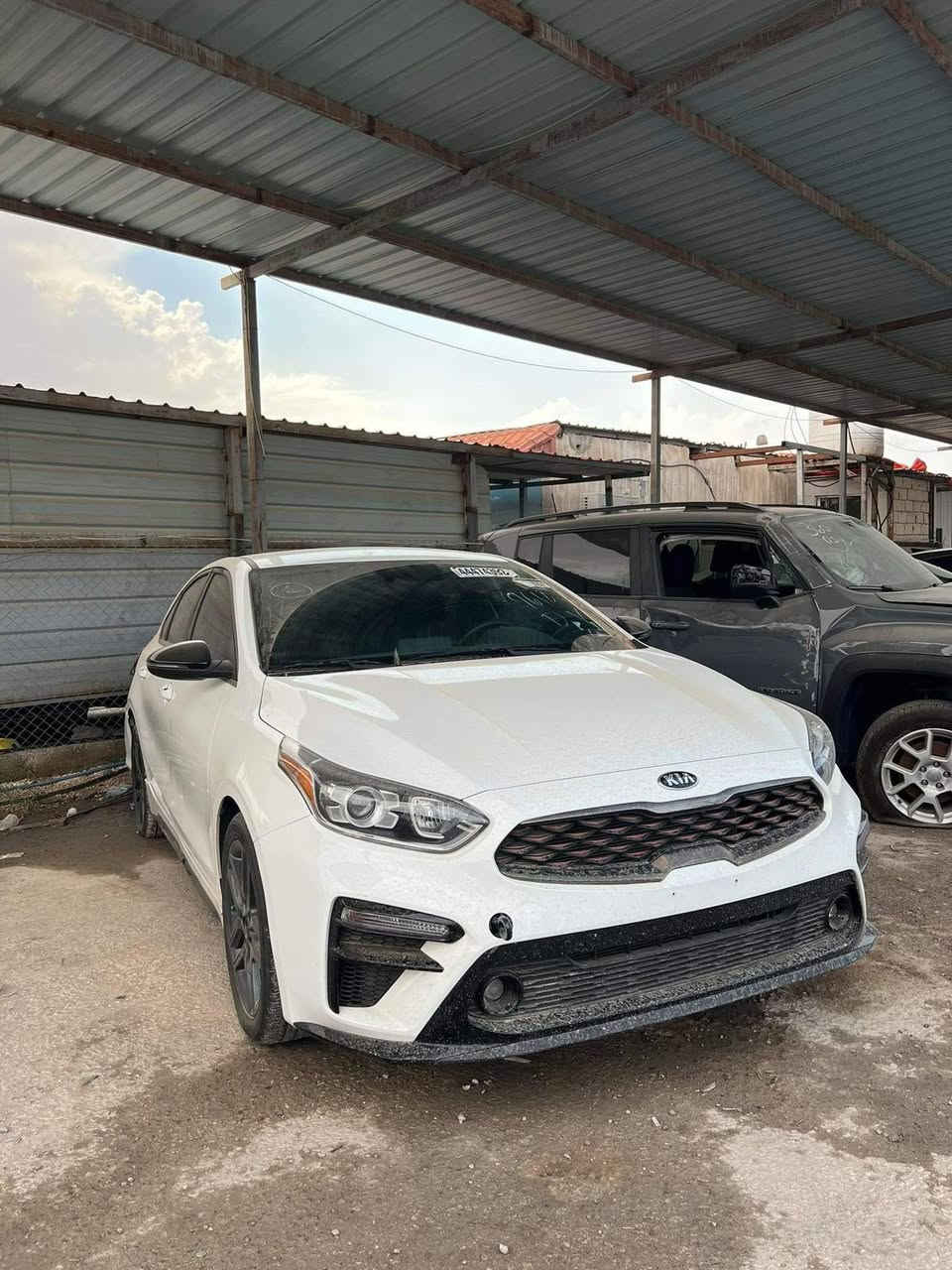 (مكلف بل نشر) ًً كيا فورتي جتي موديل 2021 ماشيه 69 ميل سيارة جاهزه من كلشي وحادثه حسب الصور المرفقه وسعره 138$ وبيه مجال بسيط الطيبين رقم الهاتف ***********
