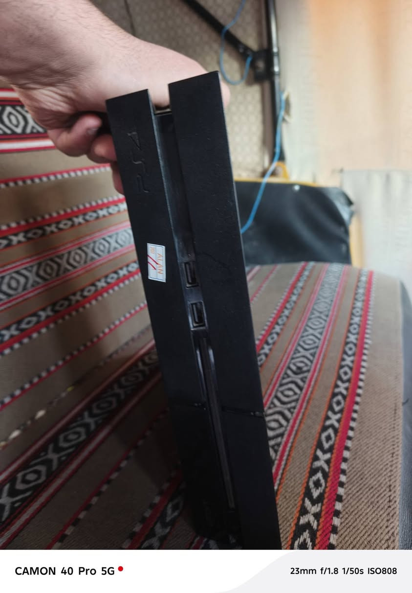 السلام عليكم بلي ٤ فات مهكر للبيع مع ملاحقات كاملة جوستك ٢ و واير شحن ١ السعر ١٧٥ وبي مجال العنوان بعقوبة خريسان ***********
