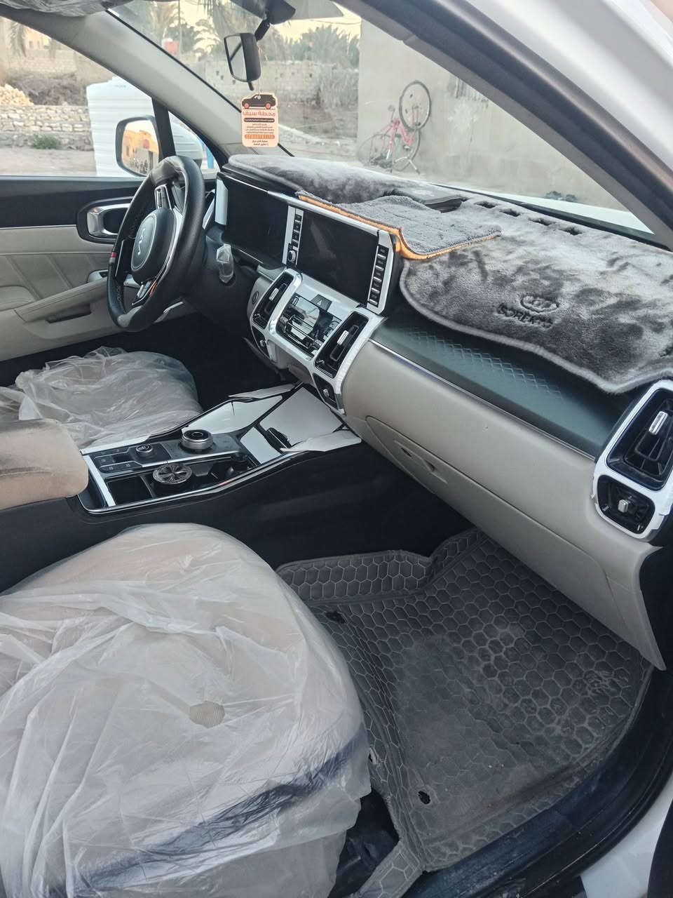 سلام عليكم ورحمة الله وبركاته سياره للبيع سورنتو خليجي 2023مواصفات فول كفاله عامه موبايل ***********
