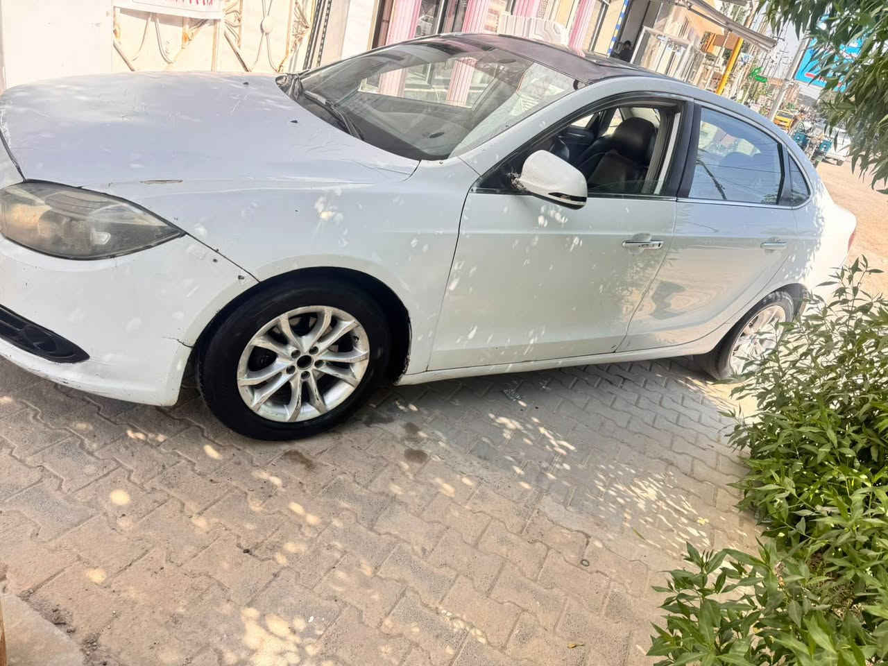 بيع مستعجل مستعجل عندي ضرف مو شراي مروتك لاتنطي سعر من يمك للبيع برلنس موديل 14باسمي رقم دولي بابل مميز سنويه لل31هزه جديده مكينه وكير وحداديه وتبريد خير من الله بدون ضربه فقط البنيد طاير لايتات زنون مابيه صبغ فقط الجاملغ الامامي الأيسر طخه بسيطه بي رايدله ترتيبات بسيطه مكاني بابل رقمي للتواصل وبي واتساب ***********
