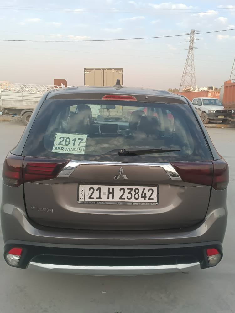 مستەر بۆشی ئاوتلاندەر  2017 ئەمریکی
سعر 115$
دەبڵ ئەکسل
ڕادار
جام کارەبا
شاشە 
ئاوێنە کارەبا
لایت لید
بصمه
سيستم Eco
7نه فه ري
 90مایل ڕۆشتووە 
سه نه وي تا 2030تازه يه
سەیارەکە زۆر پاک و جوانە   سپێری شەریکەی دانەگێراوە ماشااللە سەیارەکە نمونەیە لە جوانی
JA4AZ3A32HZ050873
 سۆنەرەکەیم دانەوە   سەیارەکە
 لە كه لا ره
ژ. ماري ته لفون *********** كالار, السليمانية
