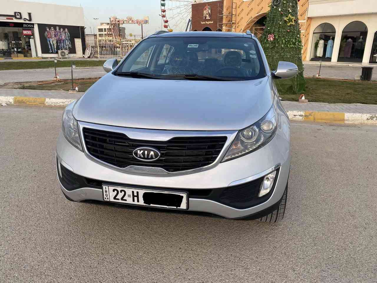 � للبيع – سيارة بحالة ممتازة
النوع: كيا سبورتج
الموديل: 2012
الوارد: خليجي
اللون: سلفر 
الممشى: 105 الف 

✨ المواصفات:
• لدات امامي 
• كاميرا خلفية وحساسات
• كشن كهربأي
• فتحة سقف بنراما 
• تحكم بالمقود
• تكييف بيانو 
 . فور ويل AWD
 . اشارات بل مراية + مرايات كهرباء

🔧 حالة السيارة:
• محرك 2400 دوش مبدل كازكيت فقط 
• اربع قطع صبغ فقط رش
• نظيفة جداً من الداخل والخارج

📍 الموقع: الديوانية
💰 السعر: (يذكر عند الاتصال / قابل للتفاوض)

📞 للتواصل: ***********
