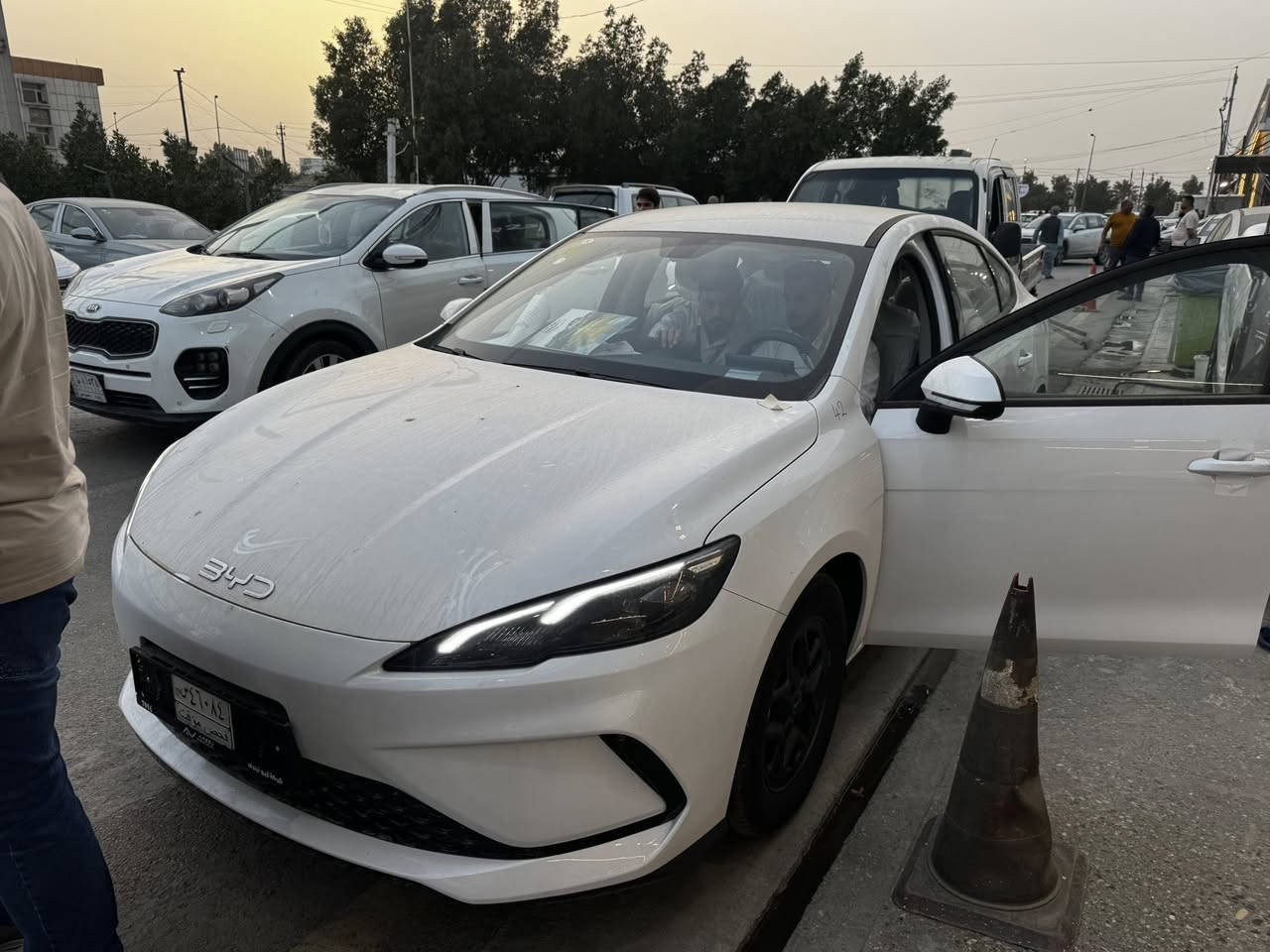 سلام عليكم تريد برقم 18800تريد بدون رقم 18250 زيرو مكاني بغداد العبيدي غراضها كامله مع الأرضيات الحوضيه وهذا رقمي ***********
