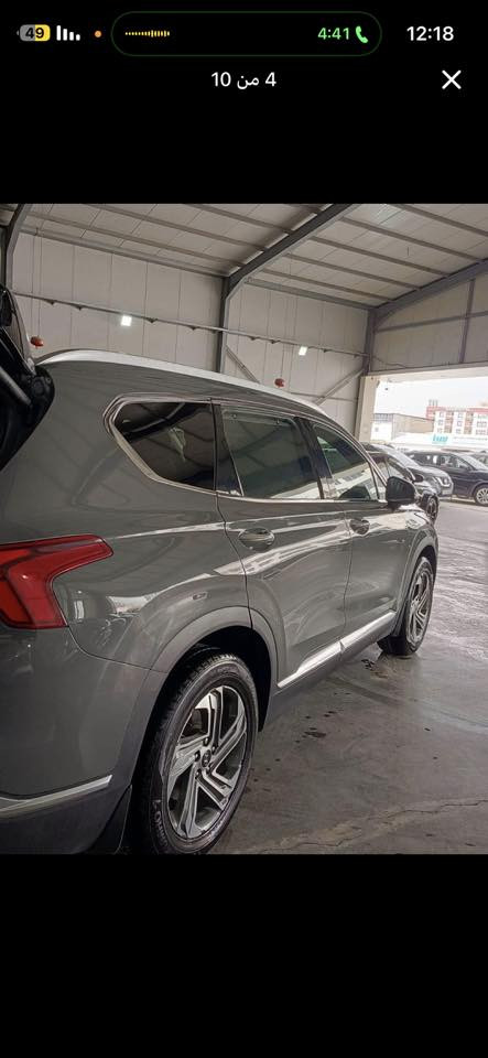 السيارة Hyundai Santa Fe 2022 فول مواصفات وبنوراما وماشية 57 ألف،مواصفاتها
* محرك 2.5 أو 2.5 تيربو حسب الفئة
* شاشة كبيرة مع نظام ملاحة
* سقف بانوراما كامل
* تبريد وتسخين مقاعد
* كاميرات 360
* حساسات أمامية وخلفية
* تشغيل بصمة
* مثبت سرعة ذكي
* رادار وتحذير مغادرة المسار
* باب خلفي كهربائي
* مقاعد جلد
* شحن لاسلكي
* إنارة LED كاملة

اللون الإسمنتي مطلوب بالسوق وهزة جديدة تحول ثاني يوم مكانها بغداد للتواصل *********** 
السعر ٢٣٠ بيها مجال بسيط  السياره انضف من الصور
