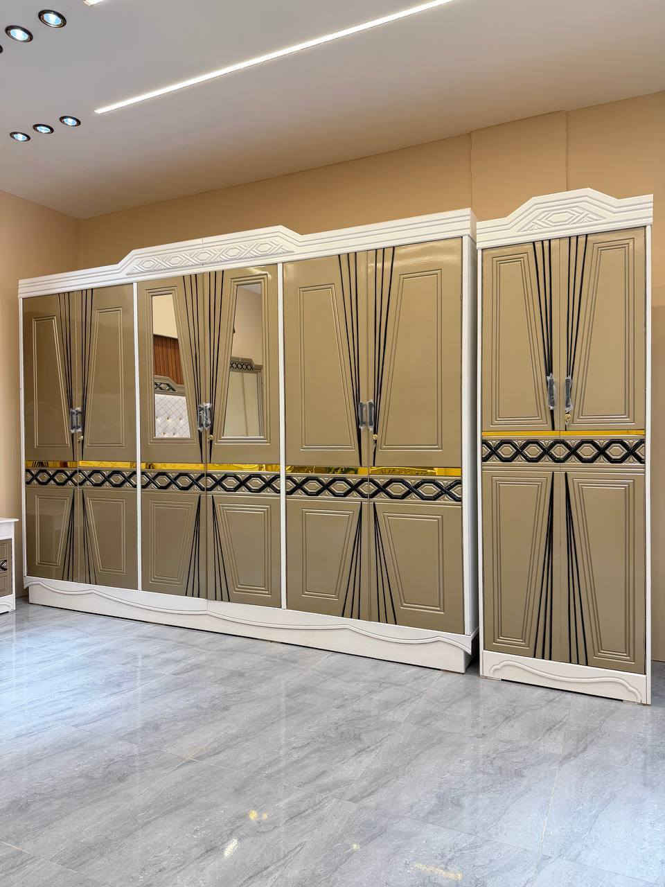 حصريآ الموديل الجديد
غرفة نجاره اقتصاديه 🛏

السعر مليون مع هدية شازلون 
~ خارج ٤ملم ام دي اف 
~ وداخل معاكس 3ملم 
~ صبغ حراري  درجة اولى 
عدد القطع  ٧ قطع 
~ جرباية  قياس  ١٦٠ × ٢٠٠ 
~ ميز جانبي ايسر قياس ٥٠
~  وميز  جانبي  قياس ٥٠
~ زاوية ارتفاع مترين عرض ٨٠
~ وميز بلازمه  
~ وميز مراية ارتفاع مترين عرض ١٢٠
~ وكنتور ٦ باب  ارتفاع مترين و١٥ ~طول ٣ متر و١٥

~ متوفر توصيل وشد داخل بغداد 
~ متوفر توصيل وشد لكافة محافضات ~ العراق 🇮🇶
 استفسار ولحجز توصل وتساب ***********
