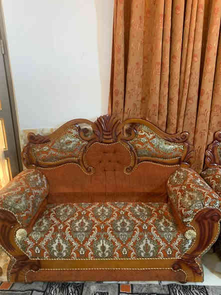 السلام عليكم..تخم 12 مقعد مستعمل نضيف للبيع مكانة البياع..السعر 250 ..للاستفسار ***********
