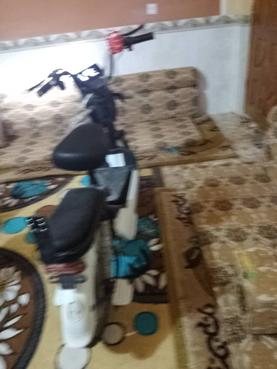 دراجات عطلانات قيم وخذ بما يرضي الله
الحمره حجم ٢٠ تعبانه كلش 
البيضه حجم ١٤ كلشي مابيها شغاله كهرباءيات وكلشي بس من ادوس بانزين ماتمشي


**إذا كنت صاحب هذا الإعلان وتريد حذفه لأي سبب، رجاءا أرسل رسالة إلى الدعم الفني**