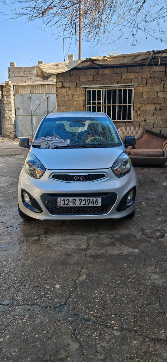 السلام عليكم رمضان كريم 
بيكانتو 
الموديل. 2012 شكل ال16
المحرك. 3 
كير. عادي 
كوبون بانزين 
رقم نينوى انكليزي شرط التحويل 
الضرر صبغ باب وجاملغ ونهايه الدوسه بدون دواخل شرط
السعر 65 بيها مجال 
للأتصال ***********
***********
العنوان. موصل الايسر
