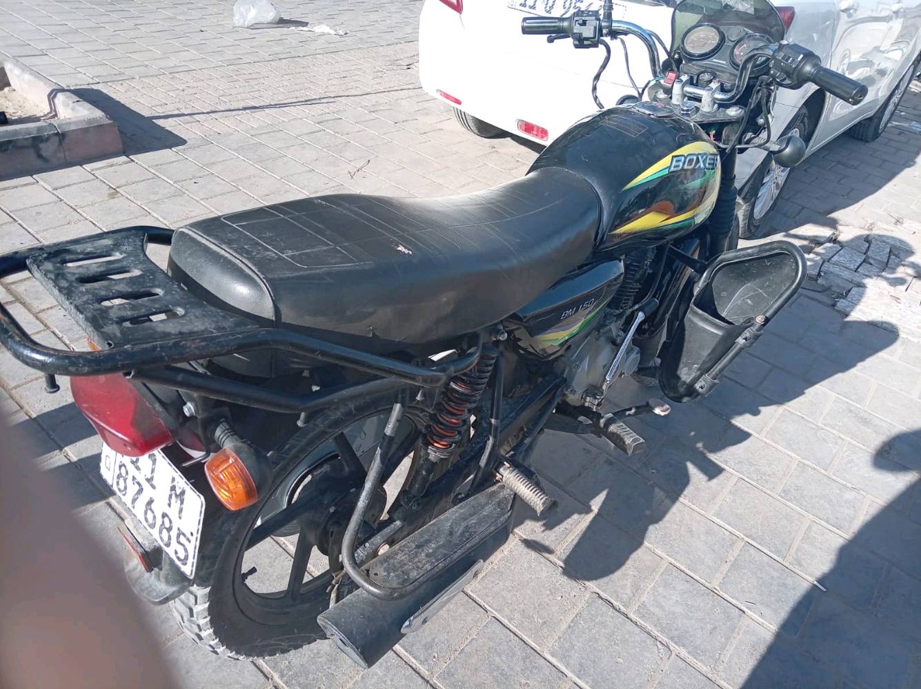 دراجه بوكسر للبيع مرقمه بغداد انكليزي مكينه مكفوله مديل 21 محسوبه ع 22 