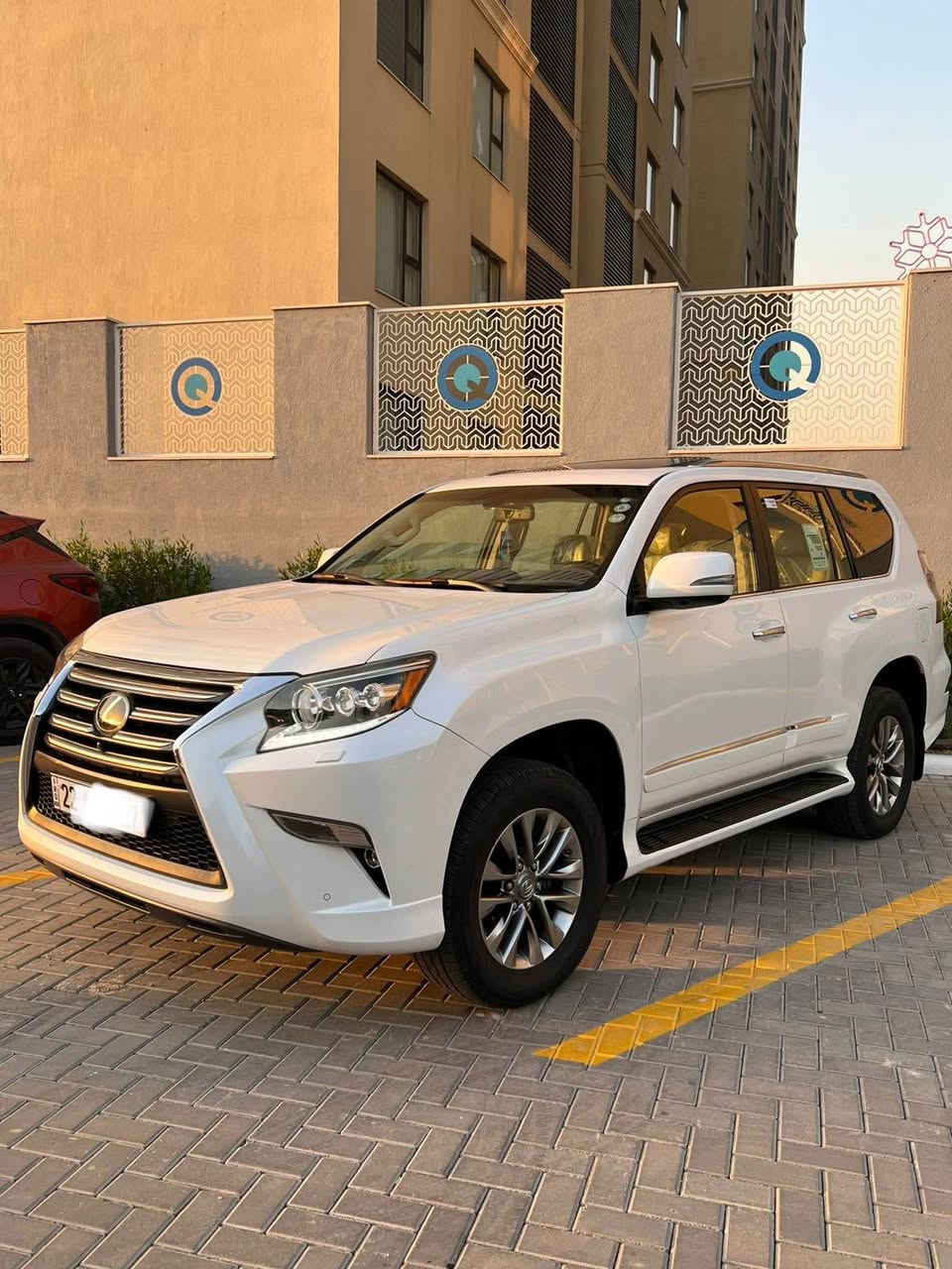 برادو لكزز موديل 2015  باب اول 
رقم اربيل الجديد 
مكفوله كفاله عامه من الصبغ والتبديل والبارد 
 سيارة داخل ابيض اوف وايت
مواصفات 
جكات تصعد وتنزل السياره
شاشات 3 بلاديات
رادار امامي + جانبي
كشنات حار + بارد + ثنين كراسي كهرباء
كشن سايق خزن مموري
اربع كامرات 360 درجة 
ستيرن كهرباء خزن + ستيرن تدفىء
اتو بارك تصفط وحدهي
13 سماعة + دمام 
كشنات خلفية كهرباء 
تشغيل عن بعد 
فتحة بل سقف
بصمات اثنين  
اعلى مواصفات بل لكزز فول للاخير 1/1
السعر (347) وبيهة مجال للشراي 
مكاني بغداد الكرخ 
رقمي *********** بغداد, العراق
