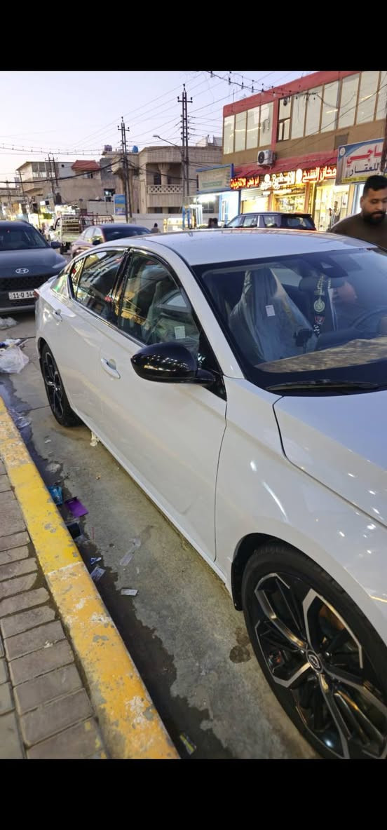 السلام عليكم نيسان التيما لون سموك Sr 2023 تنبيه الخروج عن المسار رادار امامي وخلفي وجانبي اوتو ستوب نظام النقطه العمياء كشنات جلد ويل 19 بلادي محرك 2500 تنفس طبيعي السياره ماشيه 58 الف ميل مبدل دهن كير اصلي جيرمان كولد يم مهندس عمر مازن السياره نقصها فقط درايم شفت الجهه اليمنه حادثها موضح بالصور مبدل قبق صندوك وشويه من الجاملغ الخلفي وشباكها بي كسر بسيط صار موضح بالصور غير هذا السيارة مكفوله رقم ديالى ب اسمي مشروع وطني الرقم الجديد احولك ب اي مكان ابصملك مكاني بغداد حي الاعلام شارع قطر الندى *********** السعر 173 وبيها مجال بسيط
