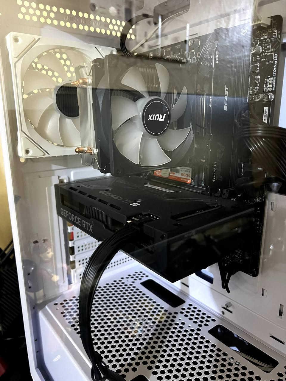 السلام عليكم ، PC كامل ويا الميز والموس والكيبورد مستخدم شهر ، نظافه 100% تجي للبيت يمي تفحصه بالكامل ، سبب البيعه عندي زواج والله يتممها ع خير 

مواصفات البيسي:
كرت الشاشه 4060Ti 8GB 4FAN
المعالج i5 14400f
المذر بورد Msi Pro 760m-e DDR5
M.2: 512GB GEN4 5000/s
PSU: 650W BRONZE 80%
RAM: 2x8 16GB 6000 KINGSTON DDR5
مثل ما موضح عدكم بالصور ، كل قطعه بالبيسي وياها الكارتونه مالتها ، 

مواصفات الشاشة:
MONITOR RAPTOR
24-INCH
FHD-(1920X1080)
REFRESH 180HZ
PANEL FAST IPS
RESPONSE 1MS

السماعه:
ARROW PRO CARBON موضحه عدكم بالصوره 

يوبي اس اونلاين
CARBON UPS
1KV-ONLINE
اليوبي اس جديد ونظافه ميه بالميه مستخدم اسبوع فقط
وباقي التفاصيل موضحه عدكم بالصوره ، البيسي متكامل ونظافه ميه بالميه 
السعر مليون و 900 وقابل للتفاوض 
البيع مستعجل


**إذا كنت صاحب هذا الإعلان وتريد حذفه لأي سبب، رجاءا أرسل رسالة إلى الدعم الفني**