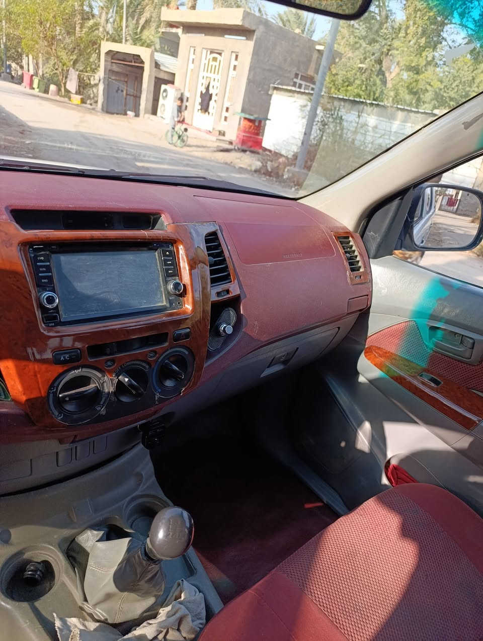 سلام عليكم فلاونزه للبيع موديل 2007رقم بصره سياره حلوه او نضيفه مكاني بصره قضاء الصادق رقم الهاتف ***********
