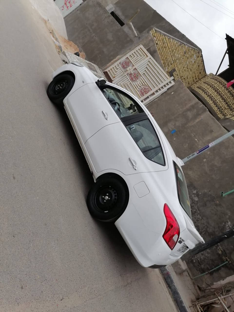 سلام عليكم نيسان سني مديل 2024 سيارة كفاله ماشية 40 *********** مكلف بل نشر اتصلو علا صاحب سيارة مكاني البصرة السعر 126
