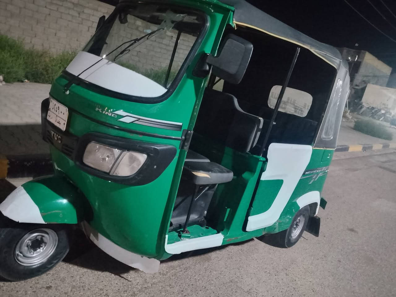 سلام عليكم شباب تكتك البيع موديل 22شهر 5تكتك كفاله كشر ومكينه ماعده طخه بل هلال  سعر 6800وبيه مجال ***********شرط بيع عقد مروري
