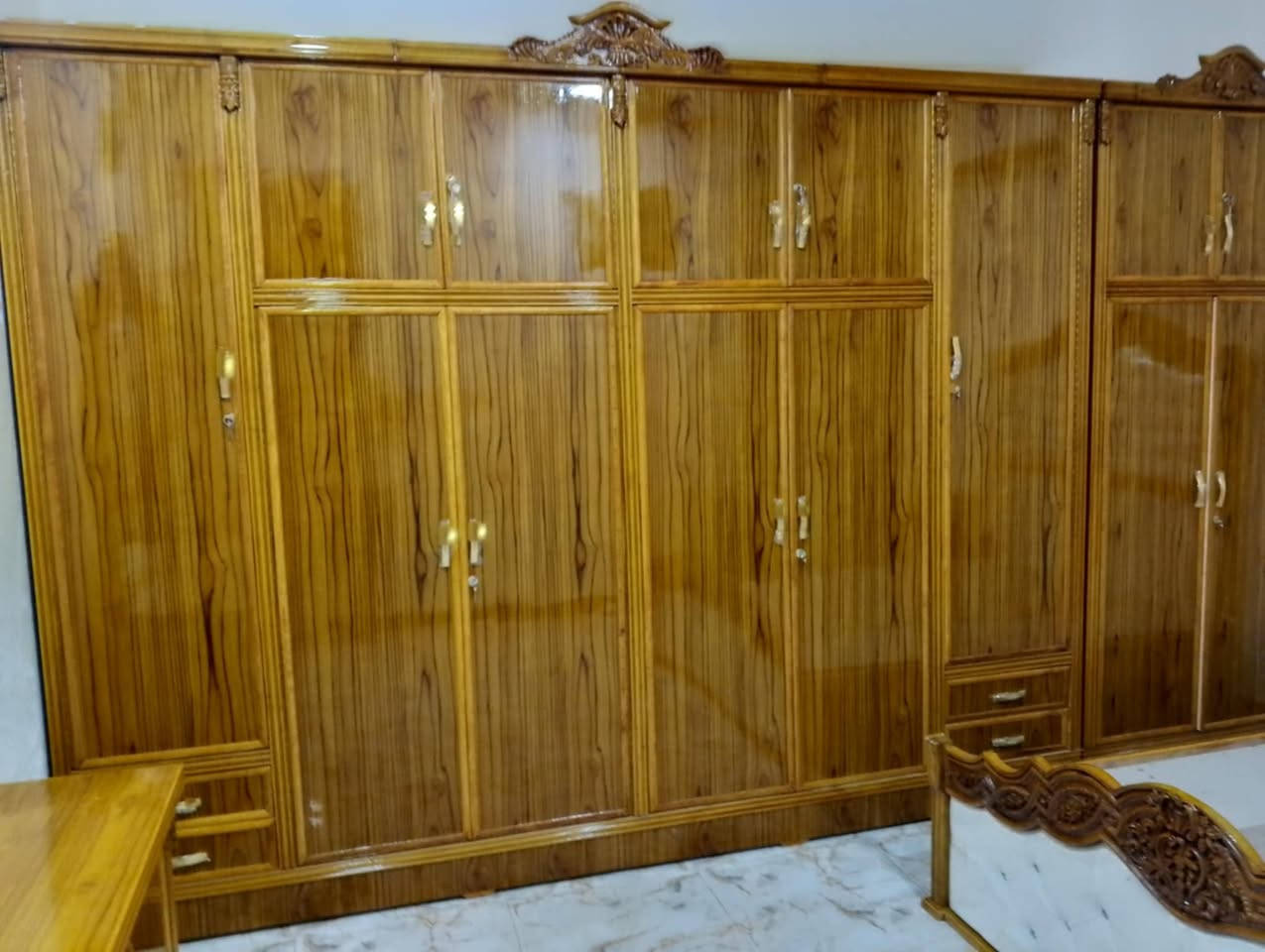 يا الله
كل ماهوه جديد تجدونه في معرض ونجارة الربح 
يتوفر لدينا كناتير جميع لموديلات ولقياسات 
تزكام درجه اولى ضمان 5سنوات 
ثكيل.وسط.خفيف موجود 
2باب
3باب
4باب 
5باب 
6باب 
موجود ناصي طابق واحد 
موجود عالي طابقين 
موجود طابق وربع 
كناتير كلهن داخل وخارج صاج 
وضهر جرجوبهه برغي 
لعنوان واسط كوت حي جهاد 
معرض ونجارة الربح البسيط 
للاستفسار الاتصال على الرقم او واتساب ***********
موجود توصيل مجانا 
ويوجد مراوس او بيع
