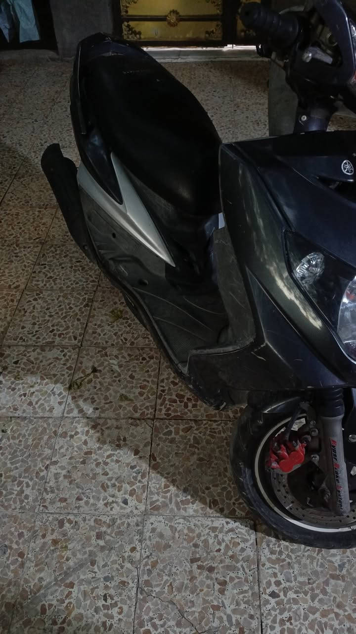 سلام عليكم للبيع سكنس كابريتا 
نظيفة ومرتبة، محرك ما مفتوح أبد
كفر نضيف + بريك دسك
السعر مليون بيها مجال بسيط
المكان بصره 
للتواصل :***********

