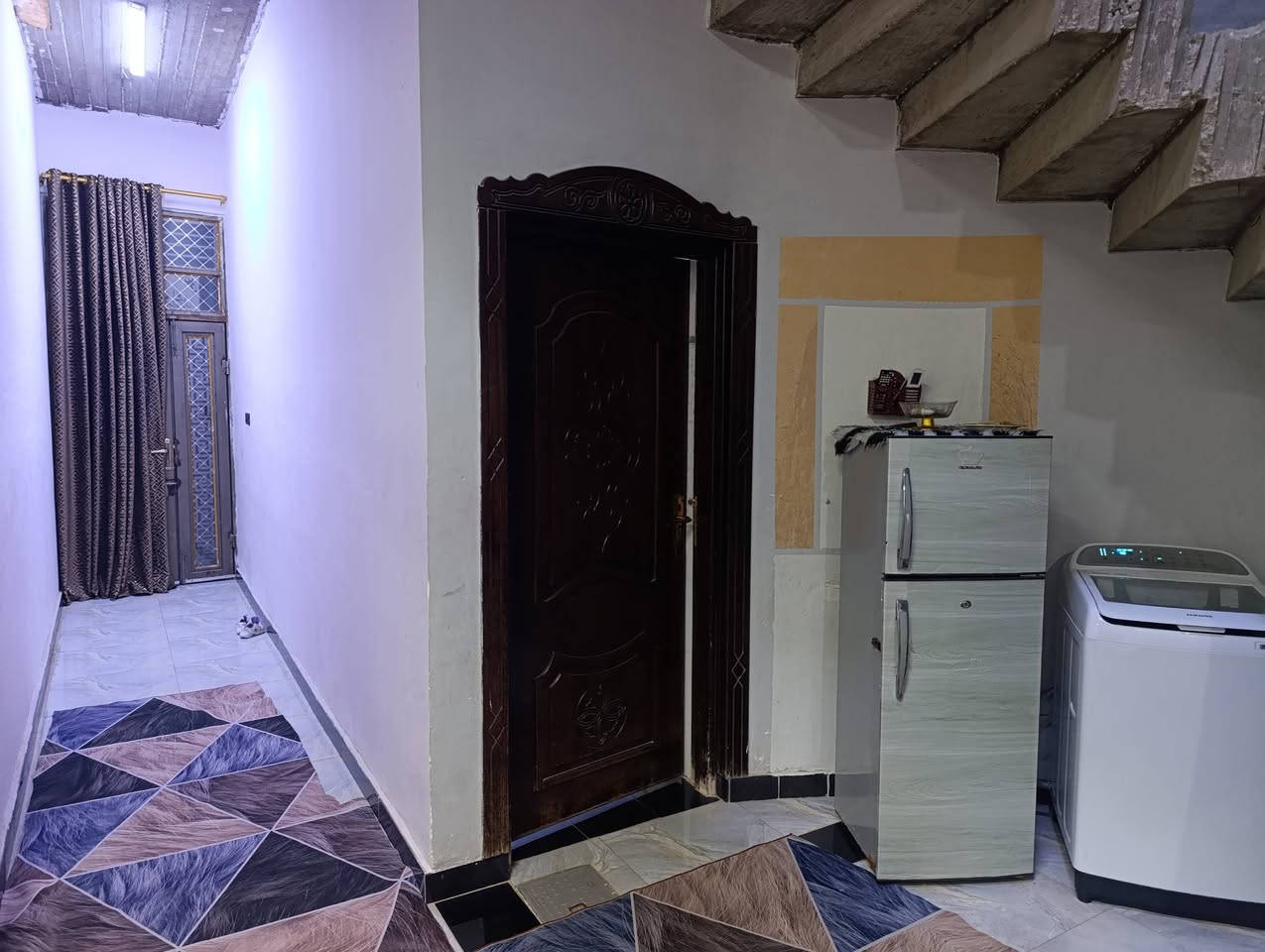 البيت وقف سني ثلث خيرات مسجل اصولي بالوقف باسمي
مدفوع لايجار السنوي لغايه ٢٠٢٦ يعني ٢٠٢٧ يستحق دفع 
مبلغ لايجار السنوي ٧٥٠ 
البيت مبني من البلوك نوع تاجريان درجه اولى من اجود انواع البلوك 
ارتفاع السقف ثلاث امتار و ٤٠ سم تقريبا 
الابواب خشب تفصال نوعيه درجه اولى 
الشباييك والبيبان كذلك تفصال 
الكهرباء دفن 
الارضيه سيرايميك كل لبيت 
ماعدى الكراج صب 
السقف مغطى بسقيفه حديد 
مدخل البيت القمريه كي سبان


**إذا كنت صاحب هذا الإعلان وتريد حذفه لأي سبب، رجاءا أرسل رسالة إلى الدعم الفني**