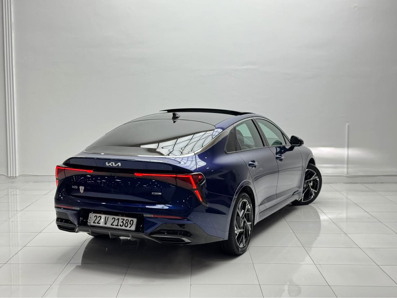 السلام عليكم

للبيع :     KIA  / 2025  /  K5 

المواصفات: GT LINE 

الضرر : باب خلف السايق صبغ مع هلال فقط 

السيارة رقم أربيل تحويل وكاله بشرط

السعر : 22500$

للاستفسار : ***********

عنوان السياره : أربيل شارع 100 معرض فجر الخليج أربيل, العراق
