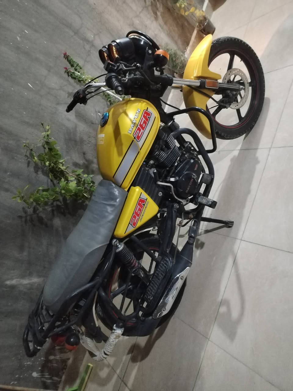 السلام عليكم دايون للبيع موديل ٢٢ مكينه ٢٠٠ واحد ع واحد السعر مليون و٦٠٠ وبيه مجال استفسار ***********
