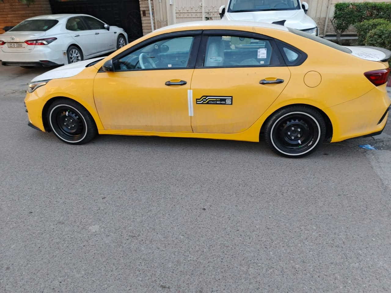 السلام عليكم
كيا فورتي موديل 2019 سيارة كير عادي 
محرك 2000 سيارة جاهزه من الدعامية للدعامية
شرط ترايها للبصرة تبريد ثلج
سيارة مصفرة هيئة وغرامات 
السعر ١٢٠ ورقه بيها مجال حق الجيه 
ما ممتواجد على الفيس بوك 
الشراي ***********
