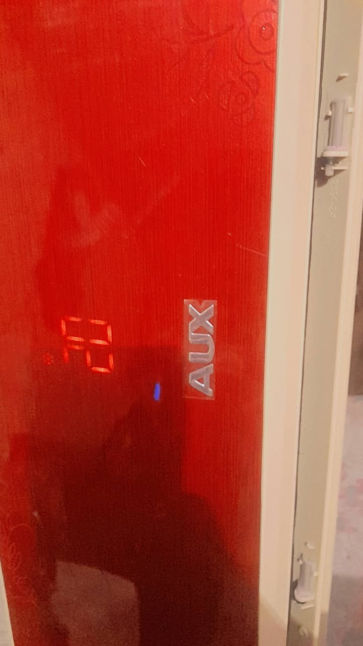 لسعر ١٥٠ سبلت اواكس  ع وضع الشركة واحد طن مامصلح ابد كامل بواري غازه ريموت  مكان بغداد حي الجهاد ***********
