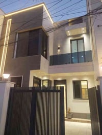 للبيع/ دار حديث 150م واجهة 7.50م  مودرن 4 نوم بناء 2025 واجهة بورسلين ...