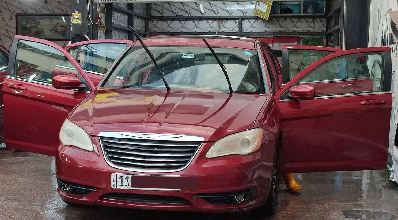 #للبيع سيارة كلايسر C200
#موديل 2014
#محرك v6 3600
السيارة داخله كلين من آمريكا 
تقريرهه تخريب شباك الدعاميه
بيهه فقط صفحه  بارد بالباب الصندوق 

#رقم بغداد باسمي
#مواصفات السيارة : 
ــــــــــــــــــــــــــــــــ
تنبيه احزام الامان للسائق 
شاشة قلاب ومتكلمه
مضخم سماعات فول 
فتحة سقف متحرك
تشغيل عن بعد 
ويل كب 18  
تدفة مقاعد 
كرسي السائق كهرباء 
كشنات جلد  
مرأة عاكسه
مثبت سرعة 
 باتري جديد 
تبريد ثلج
حدادية امامية جديده 
كير ومحرك بدون قطرة تنقيص ولا تبخير ؜

#مكان السيارة بغداد / الشعب 

للتواصل 

#رقم الهاتف/ 

***********    واتساب فقط 🟢
 استخدام شخصي فقط من البيت للدوام 
والسيارة خير من الله
