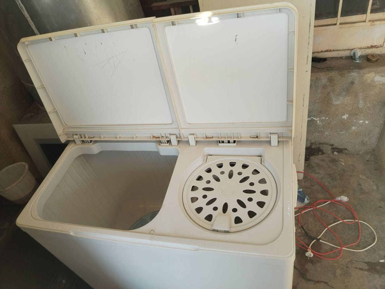 اسلام عليكم غسالهه عادي ١٣ كيلو شقالهه كاملهه سعر ٦٥ الف التصال ***********
