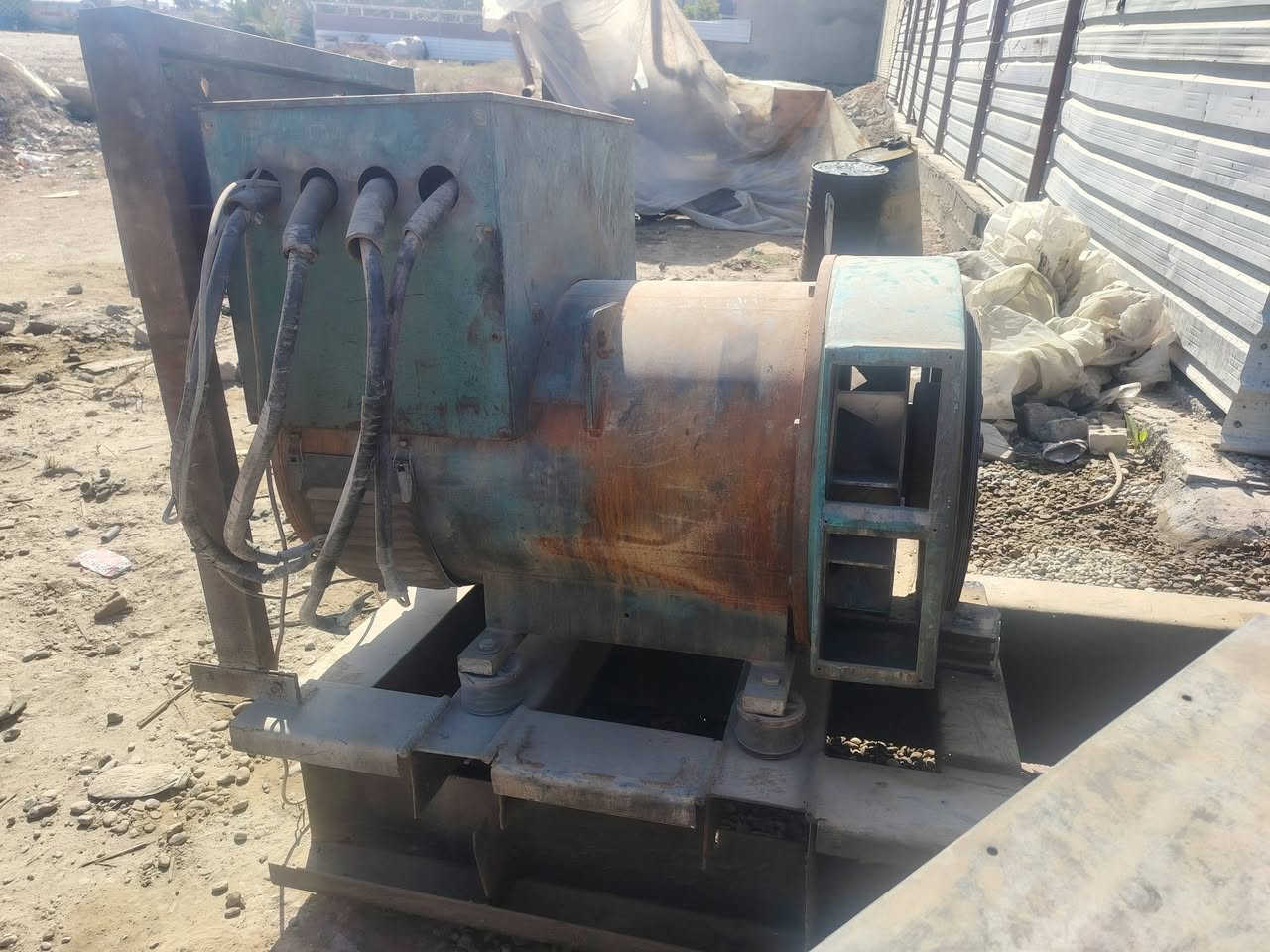 سلام عليكم كراج شمري لمولدات الدايو
تواليد عدد ٢ ٣٥٠ كيفي
تك بوربرن مع مع شاصي
ملفوف الكويل لف درجه والى
ضمان ما بعد البيع السعر ٢٥ ورقه
دبل بوربرن ٣٥٠ كيفي ستندر مع كيبلات ٢٧ ورقه
العنوان ابو غريب الخط السريع
مقابل معمل حليب بلادي
***********.      ***********
