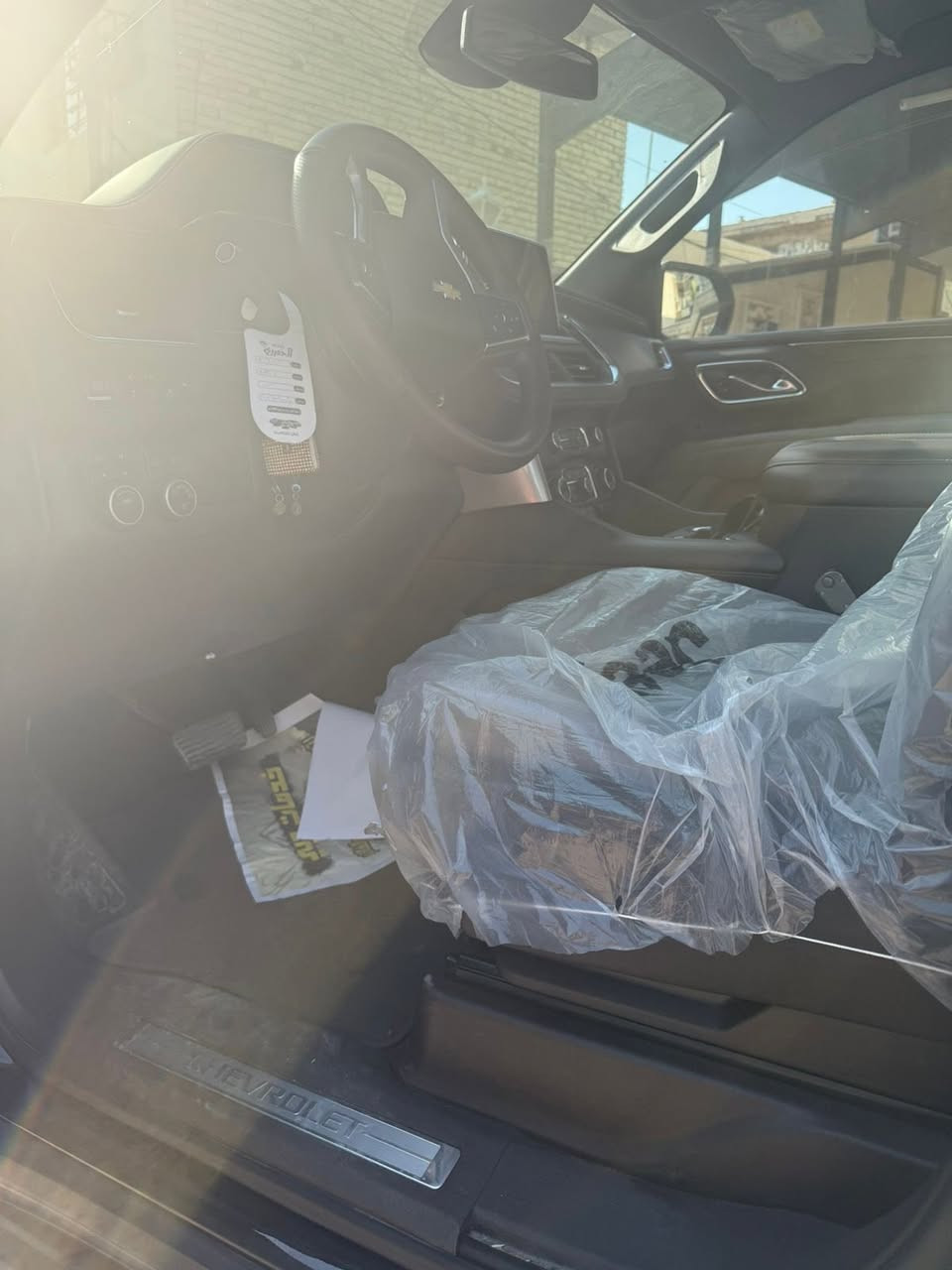 السلام عليكم تحيه طيبه للبيع تاهو ٢٠٢٣ مواصفات LTفول الفول عدا الجكات وارد خليجي مكفوله كفاله من كلشي مغلفه بي بي اف بااسمي ماشيه ٦٤ الف كيلو متر السياره موجوده في حي الجهاد ببغداد السعر ٥٤٠ ورقه مع مجال بسيط سياره جديده جدا وع ايدي للاستفسار الاتصال *********** حسين وشكرا
