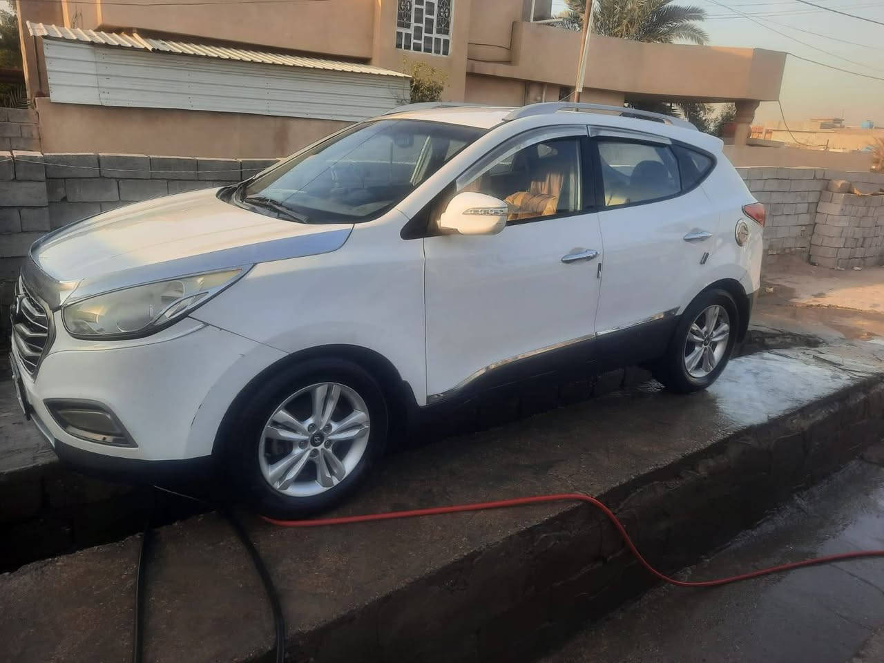 مراوس مراوس مراوس  باحدث والفرق موجود 
🚗  مراوس اوبيع : 
       ⚘️🍀⚘️هيونداي توسان 2013
📍 مكان السيارة: بغداد – المدائن
📞 للتواصل: ***********
💰 السعر :-130 ورقة – قابل للتفاوض
🛠️ المحرك: 4 سلندر – 2400cc

⚠️ أضرار السيارة:
• وارد خليجي
• ضرر في جهة عكس السائق (مبدل بنيد وجاملغ) أصل مطابق

📌 تفاصيل إضافية:
• رقم السيارة بغداد مشروع وطني
• باسم المالك تحويل مباشر
• لون السيارة أبيض
