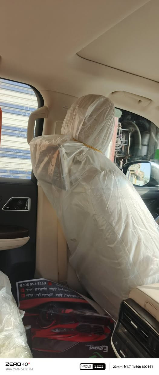 السلام عليكم لاندكروز للبيع موديل 25 سياره فول مواصفات رادار تحديد مسار كاميراتهرادار محيطي للشاشات ثلاثه سياره مقفوله كفاله عامه السياره مغلفه كاملا وضمان بالتغليف عشر سنوات سياره زيرو سياره معروضه بتسع شدات و30 ورقه فئه السياره vx $930 ***********
