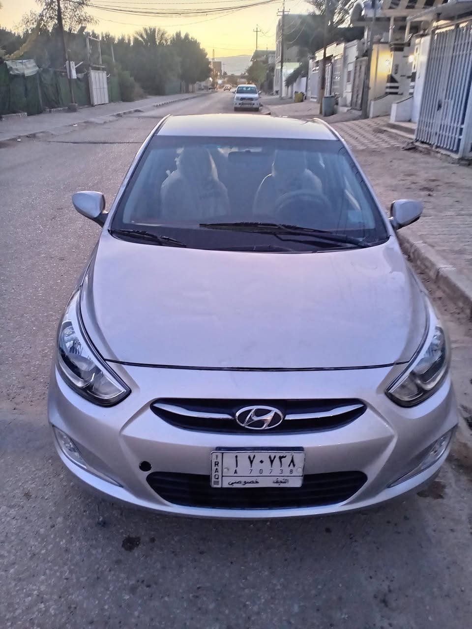 اكسنت 2014 خليجي مكينه كير جدد حداديه نضيفه
بيها قطعتين بنيد وجاملغ بارد سنويه ما ساقطه
سعر ٨٨ بيه مجال  ***********
