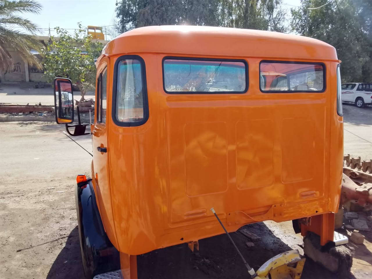 سلام عليكم للبيع قماره تك بلادي مامبدل بيه لا سكف ولا ضهر مصبوغه عام العنوان الفلوجه السعر 8ملاين وبيه مجال للستفسار اتصل على رقم ***********
