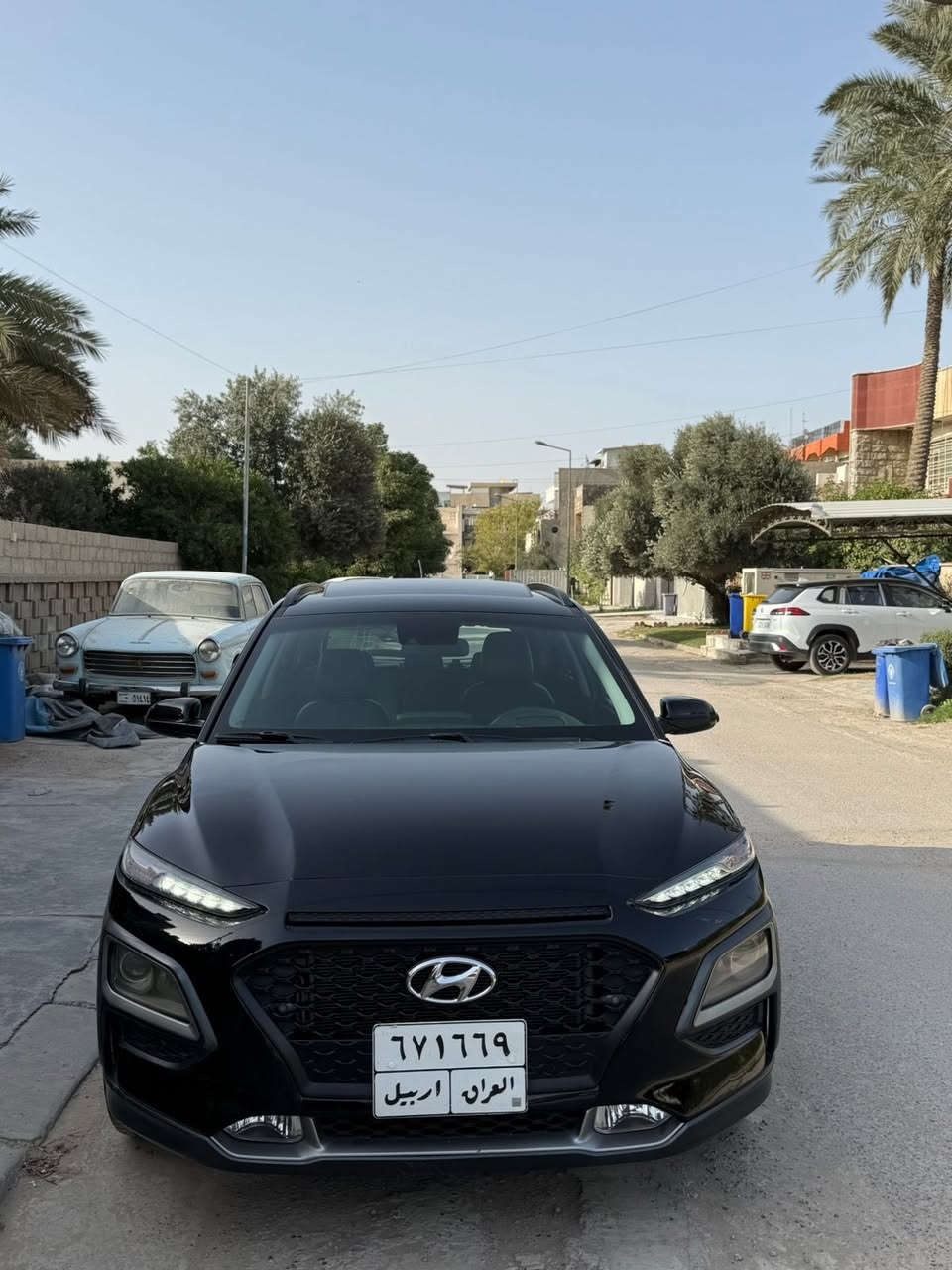 السلام عليكم
للبيع كونا خليجي 
موديل 2020
رقم اربيل باسمي 
فوول مواصفات 1/1
بصمه 
سلايت روف 
شاشه 
بيه صبغ بنيد + قبغ صندوك مبدل نفس اللون /سونار بالمنشور 
السعر.ب130وبيها مجال 
للاتصال ***********
مكان السياره بغداد _ اليرموك
