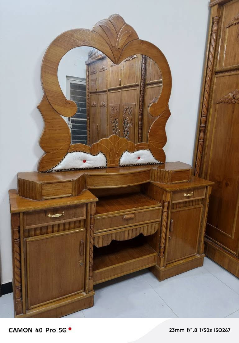 غرفه نوم كامله صاج تسكام السعر ٨٠٠ مع مجال قليل مكاني كوفه *********** النجف, العراق
