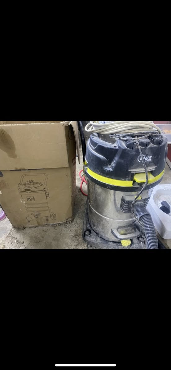 غراض للبيع استخدام شهر فقط وكلة اصلي ماعندي شي صيني !
ماعندك كلمة لتخابرني وتواعد وتخلف بالوعد 
تفاصيل اقراهن واتصل ابيع شلع 
١-مضخة ٢٠٠ بار اصلي محرك ايطالي وملف نحاس ١٠٠٪؜ وشهر مشتغلة.
٢-كمبريسر ٢٢٠لتر اوتوسان اصلي .
٣-ضاغطة رغوة اصلية ماركة .
٤- مكنسة كهرباء اصلي ( دبل ماطور)
سعرهن شلع وقفل بدون عملة 
مليون و٢٠٠ الف 🔐 
مكاني تكريت 
***********
