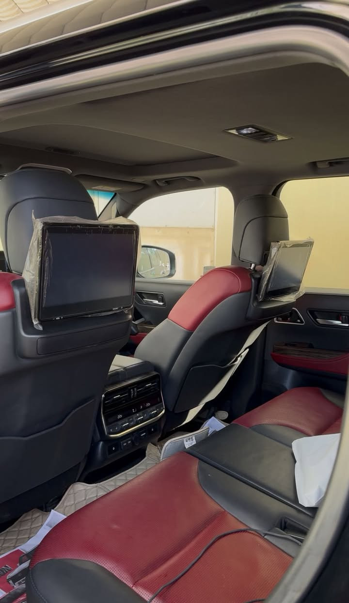 لاندكروز 2023   VXR 
ماشيه 31  الف 
مغلفه ppf 
توين تيربو لتمد داخل احمر 
رقم بغداد الانكليزي 
بريم اصل 
مكفوله كفاله عامه من كلشي 
الاستفسار ***********
