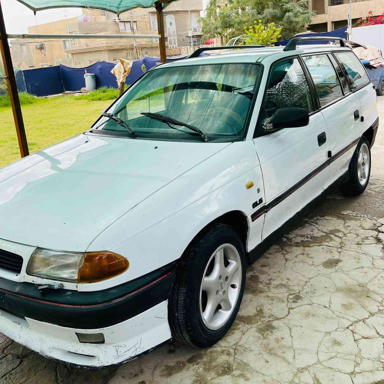 السلام عليكم اوبل استره خليجي موديل 94 كير عادي محرك 1600 بخاخات كير ومحرك مكفول  السياره مكفوله من الضربه والصبغ السياره بلاديه تبريد رقم قادسيه بسمي مابيه خياس المكان بابل السعر 39 الاتصال ***********
