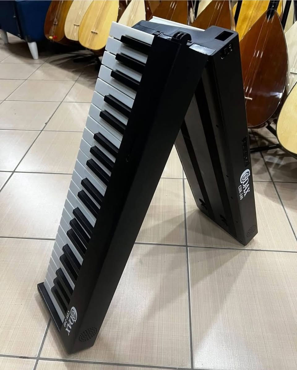 🎹✨ عرض مميز – بيانو قابل للطي ✨🎹
بيانو عملي ومناسب للبيت، التعليم، والتنقل 👌
✅ ٨٨ مفتاح بالحجم الكامل
✅ قابل للطي – سهل الحمل والخزن
✅ مناسب للمبتدئين والمحترفين
✅ صوت واضح واستجابة ممتازة
💰 السعر: ١٧٠,٠٠٠ دينار فقط
📦 الكمية محدودة
📩 للتواصل عبر الخاص
📱 أو رقم الواتساب: ***********
