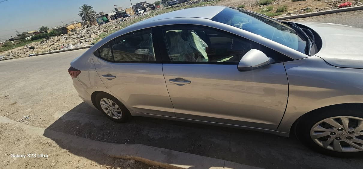 🚘 للبيع هيونداي إلنترا 2019 وارد أمريكي SE

- اللون: سلفر
- محرك 2000
- كير أوتوماتيك (AT)
- ماشية 86 ألف مايل

💵 السعر: 13,000 دولار

التقسيط:
✅ مقدمة 8,000 دولار
✅ والباقي 300 دولار بالشهر

السيارة نظيفة وجاهزة للمعاينة.

📞 للاستفسار:
***********
