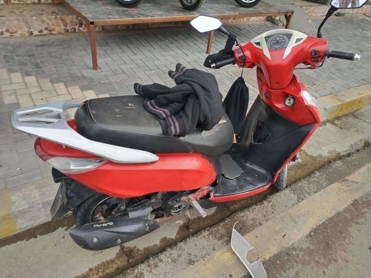 سلام عليكم دراجه سايم 140البيع طافيه كهربايات شغاله بس محرك يرادله تجفيت محرك نضيف حته يلمع عارضه 150مكاني فلوجه صقلاويه


**إذا كنت صاحب هذا الإعلان وتريد حذفه لأي سبب، رجاءا أرسل رسالة إلى الدعم الفني**