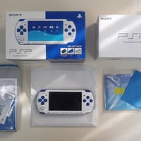 PSP ٣٠٠٠ • بدون بطارية • قفل